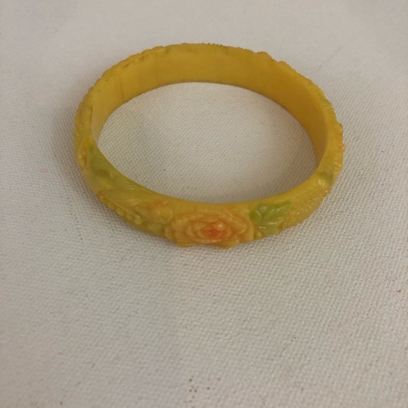 Bakelite Floral Carved Bracelet - Picture 1 of 4